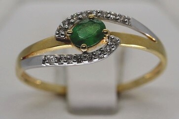 Bague or 750 emeraude et diamants