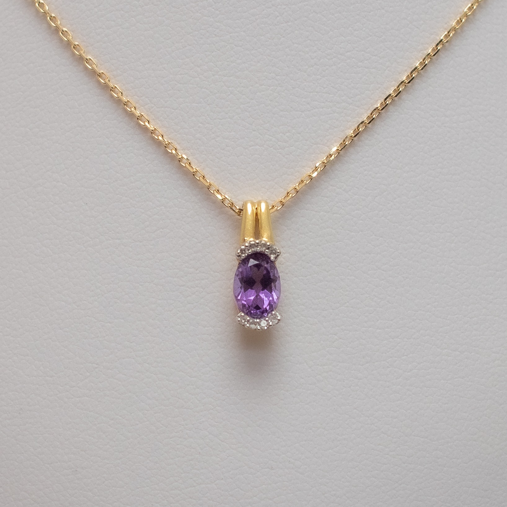 Collier or 750 amethyste et diamants